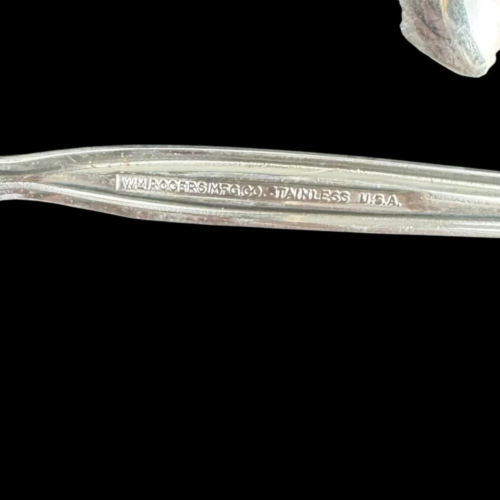 Wm Rogers Co Stainless Grapefruit Spoon Set of 8 USA Silverware Dining Citrus